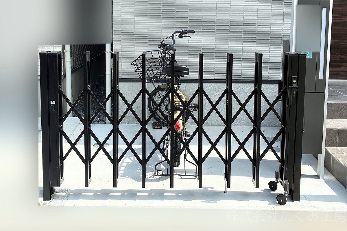 外構工事　門扉・伸縮ゲート・フェンス設置　施工後（大阪府）｜摂津市 株式会社たくみ工房