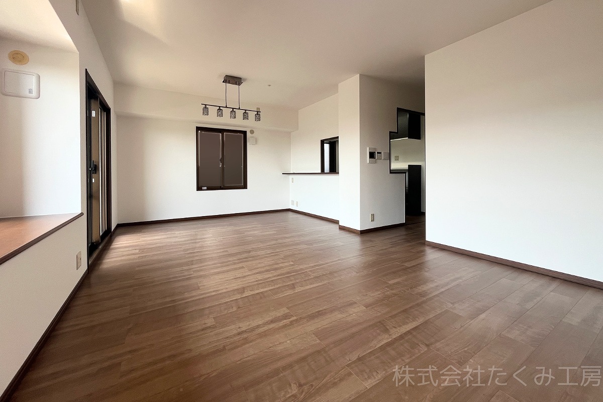 フローリング貼り替え・アクセントクロス施工 施工後(京都府京田辺市)|摂津市 株式会社たくみ工房
