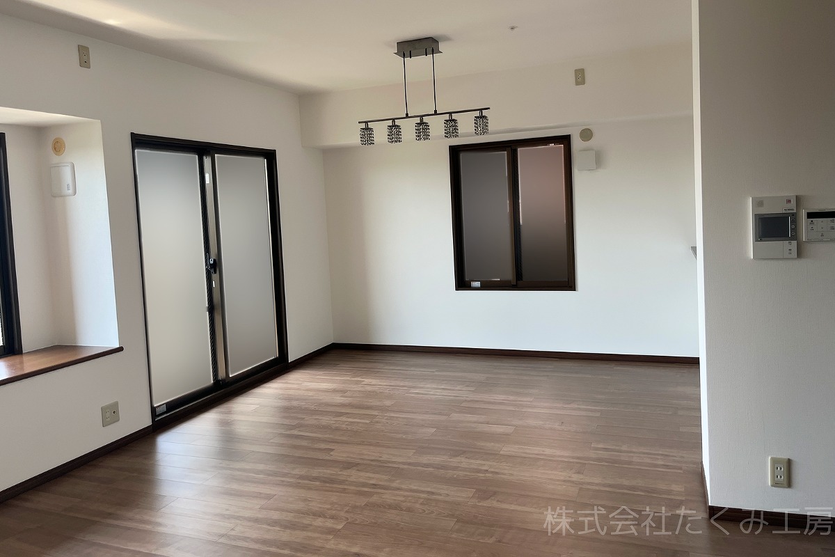 フローリング貼り替え・アクセントクロス施工 施工後(京都府京田辺市)|摂津市 株式会社たくみ工房